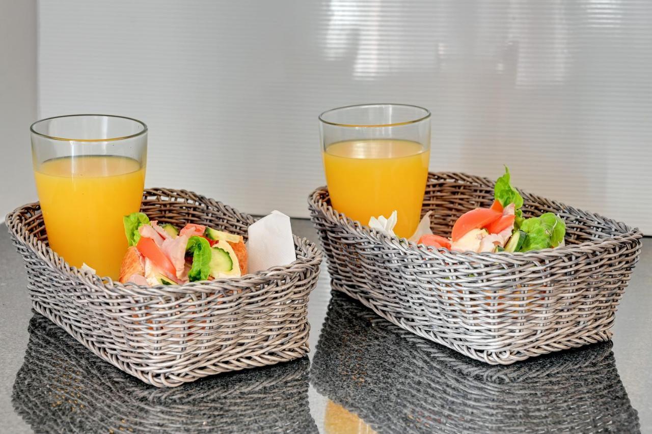 Premium Residence By Welcome Apartment Гданск Екстериор снимка