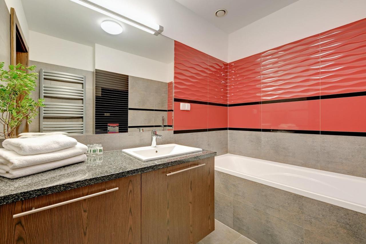 Premium Residence By Welcome Apartment Гданск Екстериор снимка
